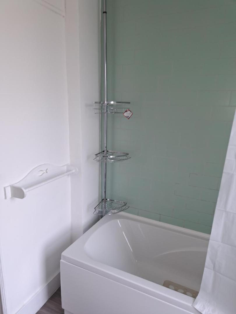 Double Room Available- London Seven Kings Seven Kings Train Station Илфорд Екстериор снимка